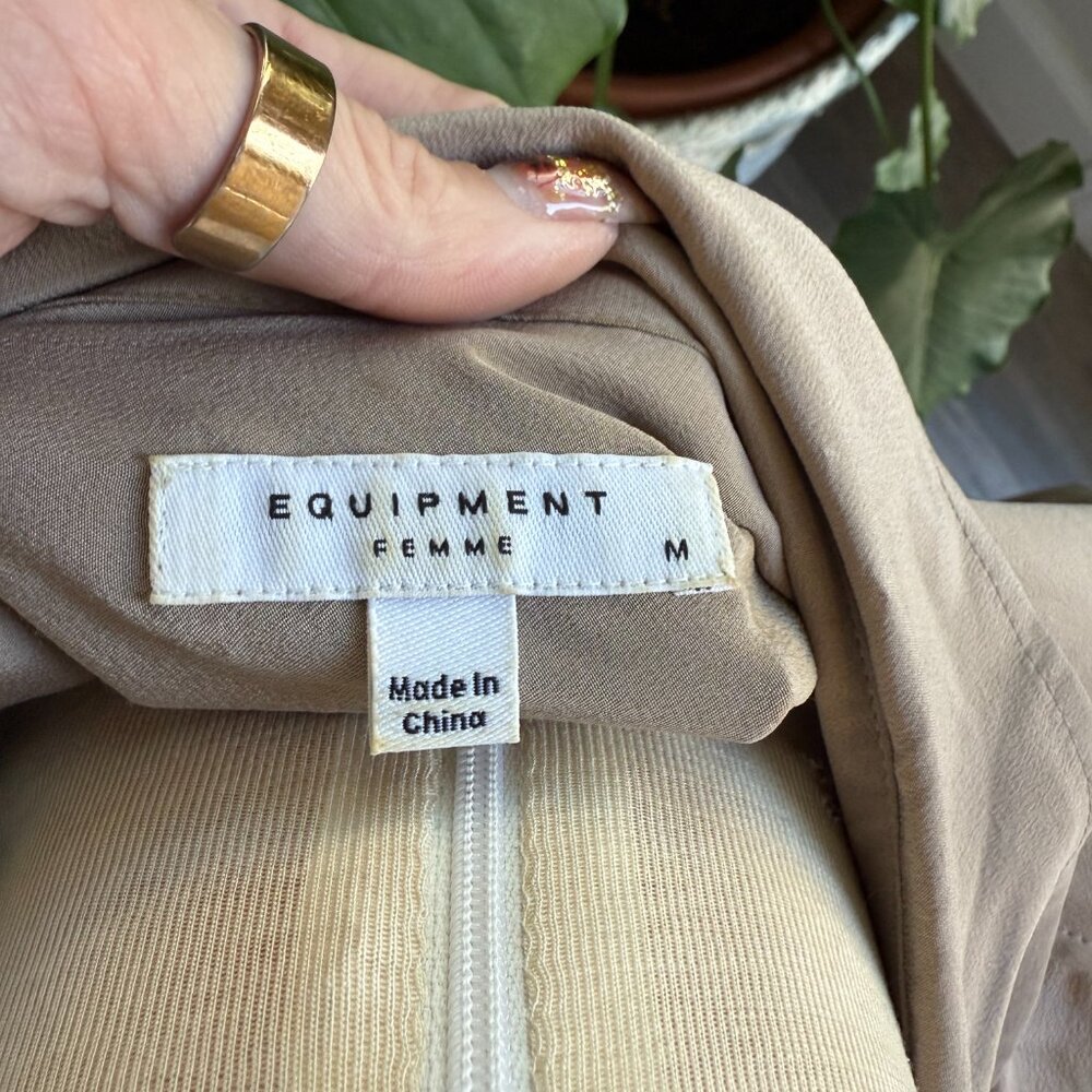 Equipment Button down - Picture 2 of 2